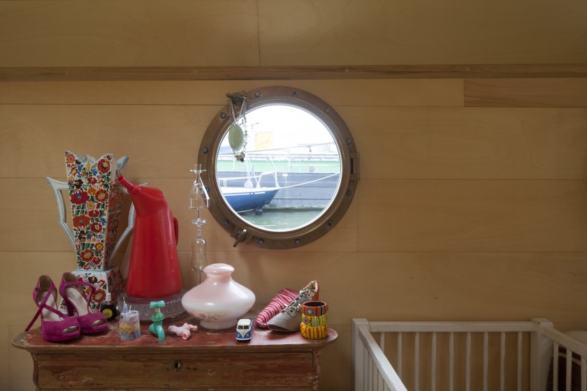 La Gondola house boat Refurbishment porthole