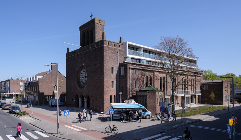 kerk Overschie transformatie